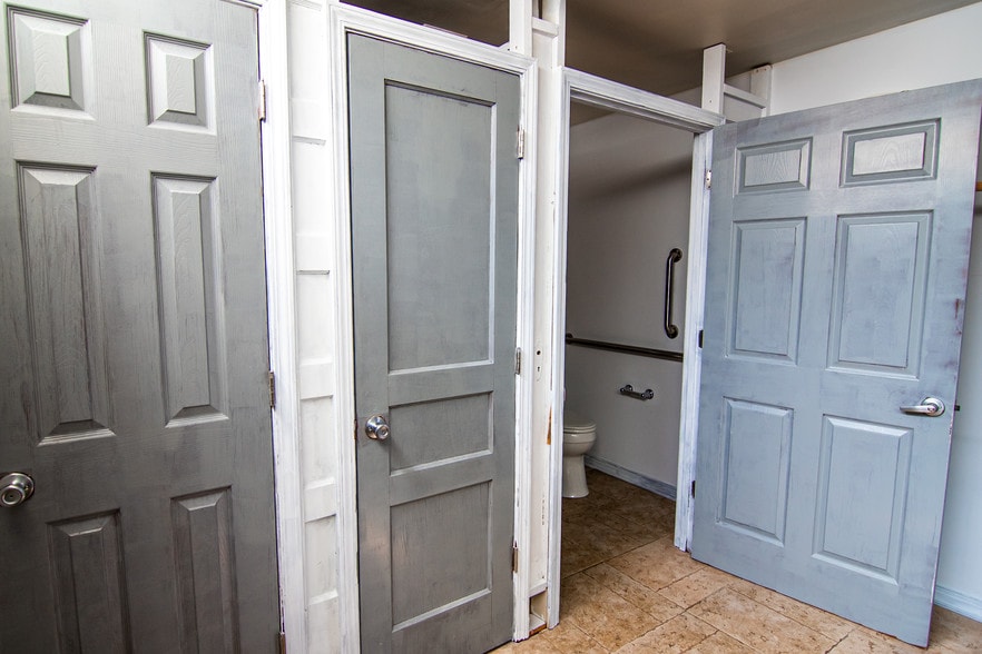 More Photos Of 118 W Vine St, Murfreesboro Freestanding For Sale