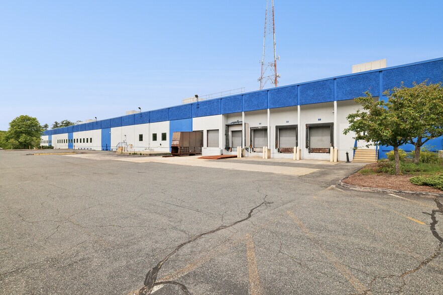 More Photos Of 32 Coslin Dr, Southborough Research And Development For Lease