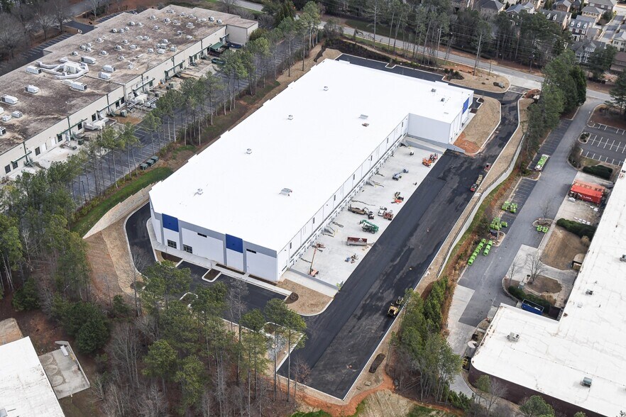 More Photos Of 7515 New Boyd Rd, Suwanee Distribution For Lease
