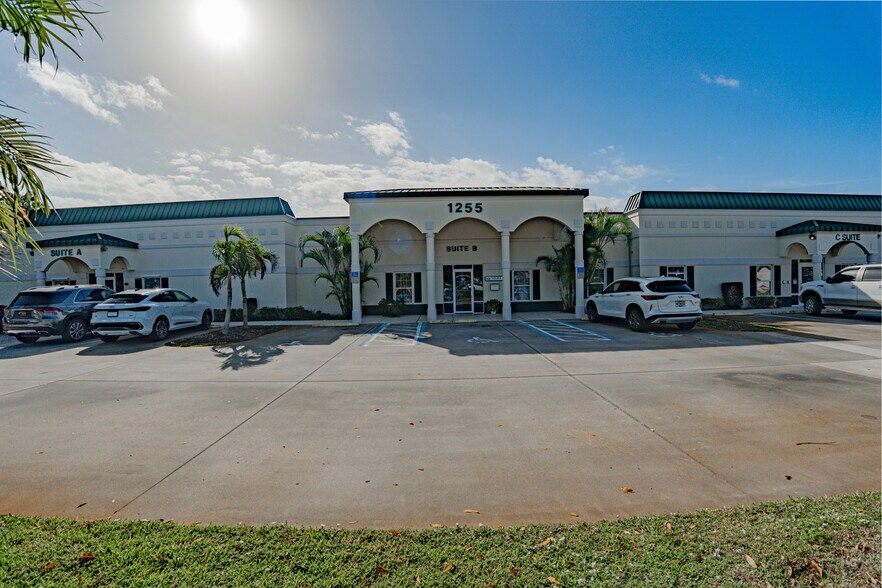 More Photos Of 1255 37th St, Vero Beach Medical For Sale