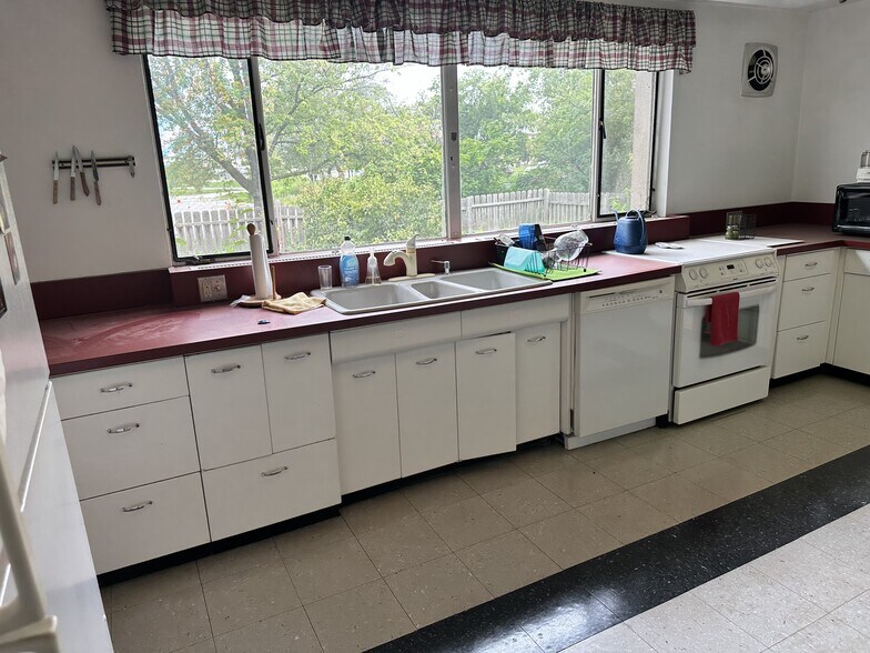 More Photos Of 78 Cherry St, Park Forest Religious Facility For Sale