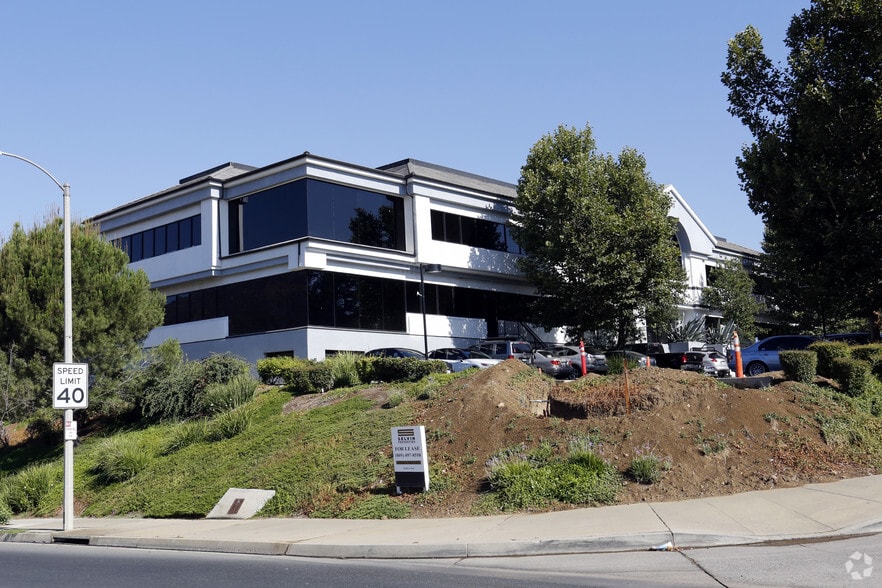More Photos Of 5115 Clareton Dr, Agoura Hills Medical For Lease