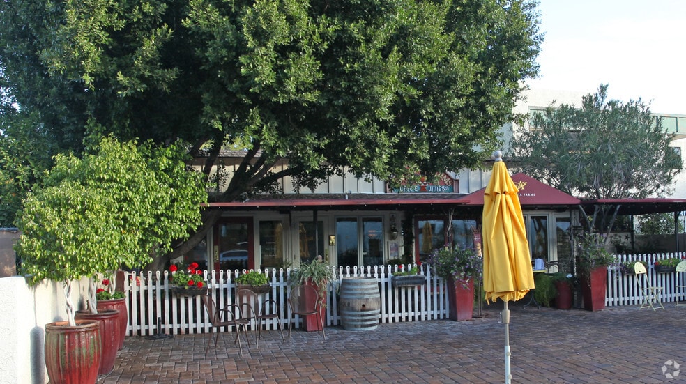 More Photos Of 7014 E 1st Ave, Scottsdale Restaurant For Sale