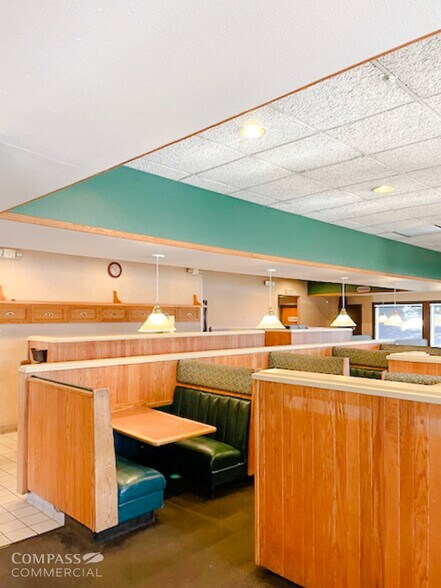 More Photos Of 210 Penninger St, Central Point Restaurant For Lease