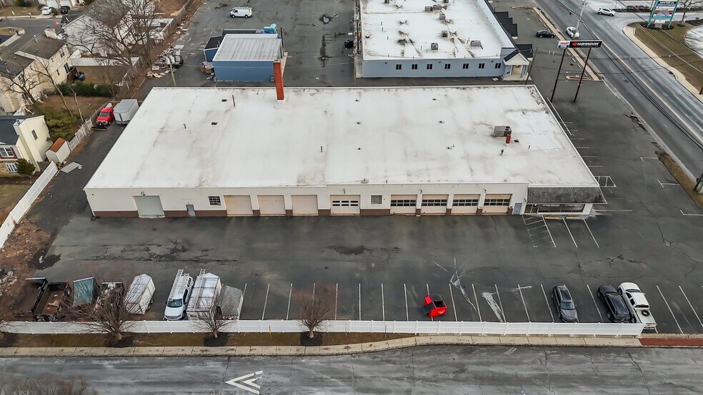 More Photos Of 1010 Spruce St, Lawrenceville Warehouse For Sale