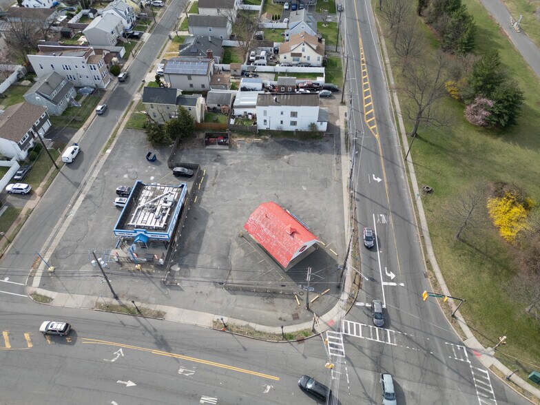 More Photos Of 735 E Hazelwood Ave, Rahway Freestanding For Sale