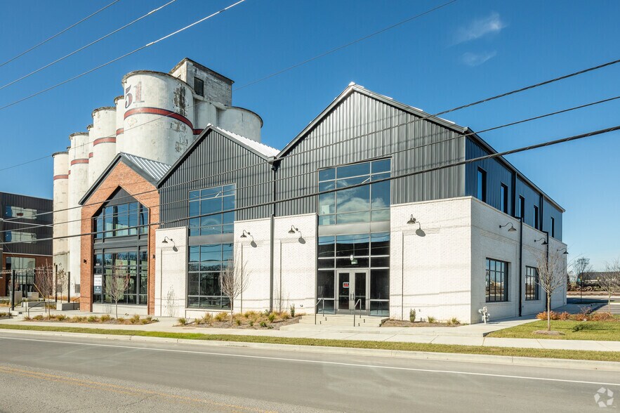 More Photos Of 5022-5026 Centennial Blvd, Nashville Unknown For Lease