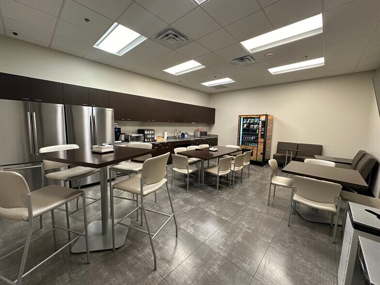 More Photos Of 3424 Paesanos Pky, Shavano Park Office For Lease