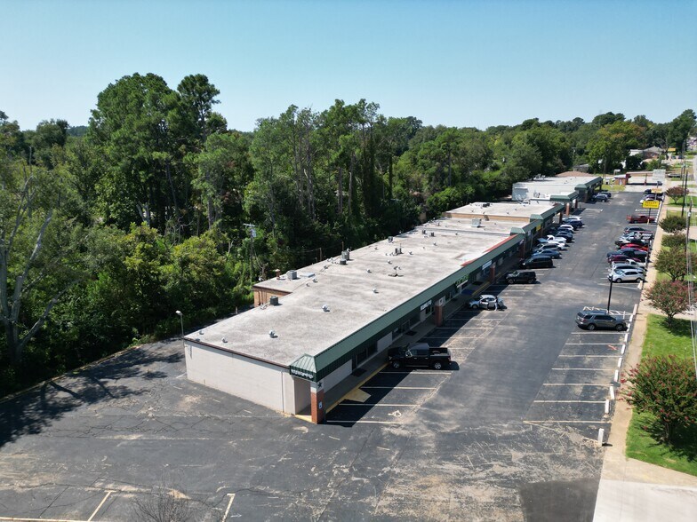 More Photos Of 2400-2500 Fifth St, Tyler Unknown For Lease