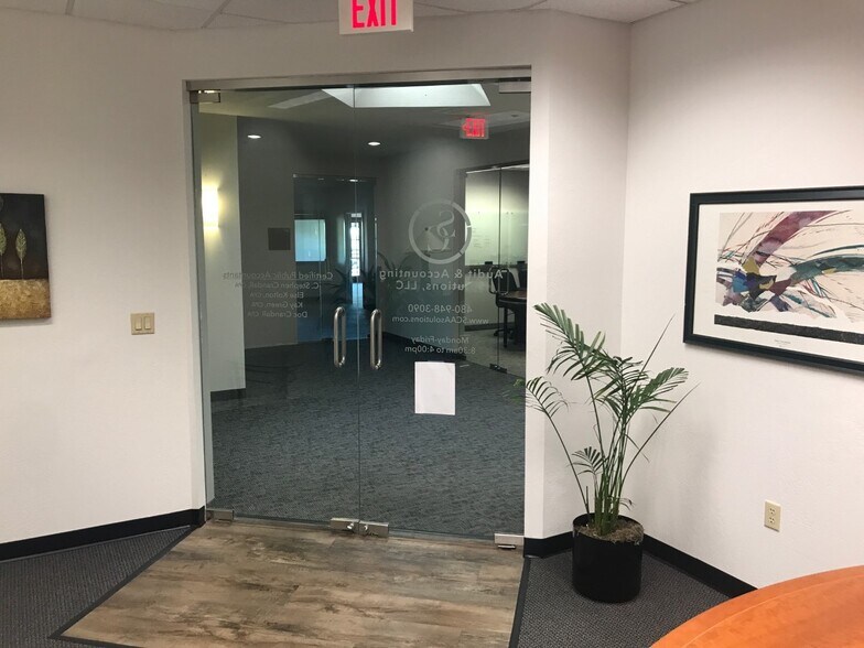 More Photos Of 8900 E Pinnacle Peak Rd, Scottsdale Unknown For Lease