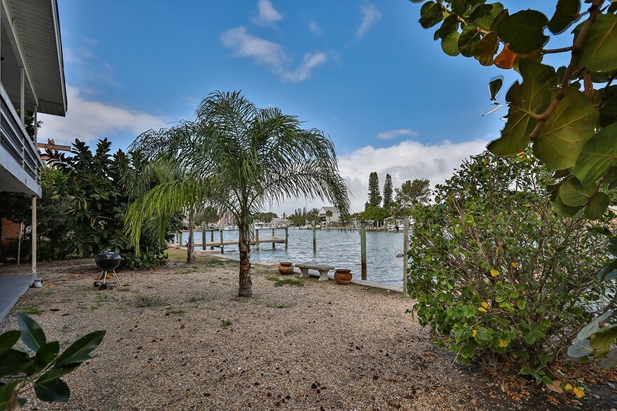 More Photos Of 515 129th Ave, Madeira Beach Apartments For Sale
