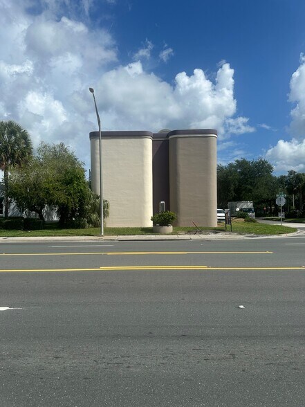 Primary Photo Of 2904 Manatee Ave, Bradenton Office For Sale