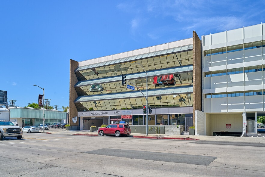 More Photos Of 8737 Beverly Blvd, West Hollywood Medical For Sale