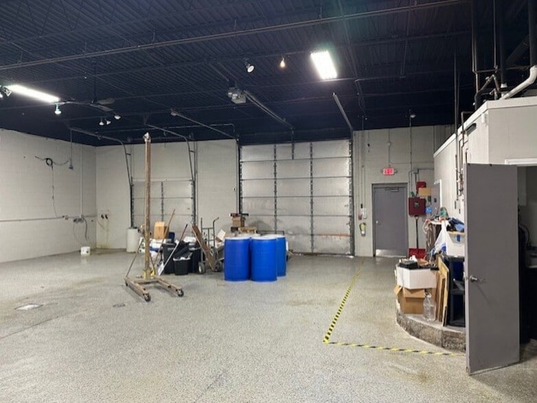 More Photos Of 3300 3 Oaks Rd, Cary Storefront For Lease