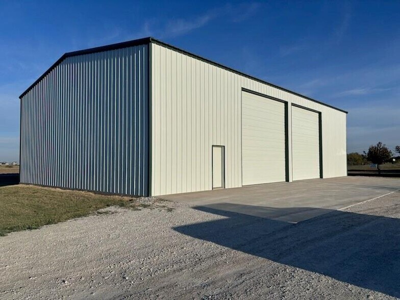 More Photos Of 193 FM 308, Mount Calm Self Storage For Sale