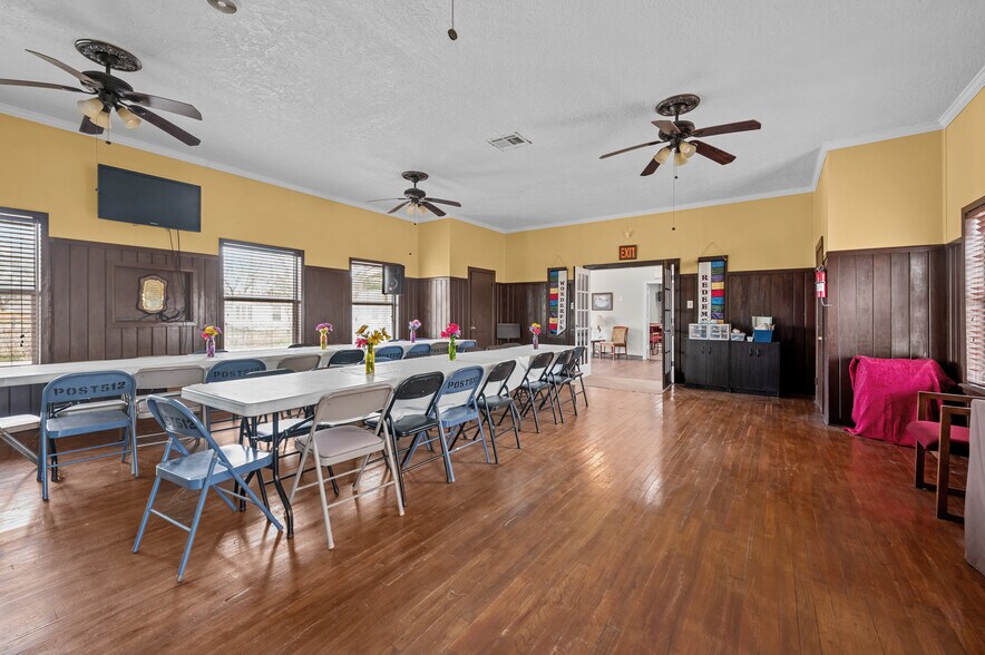 More Photos Of 1208 W Clayton St, Dayton Medical For Sale