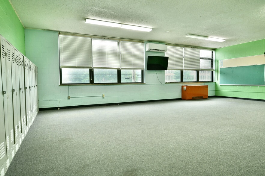 More Photos Of 175 B Laird Ave, Warren Schools For Sale