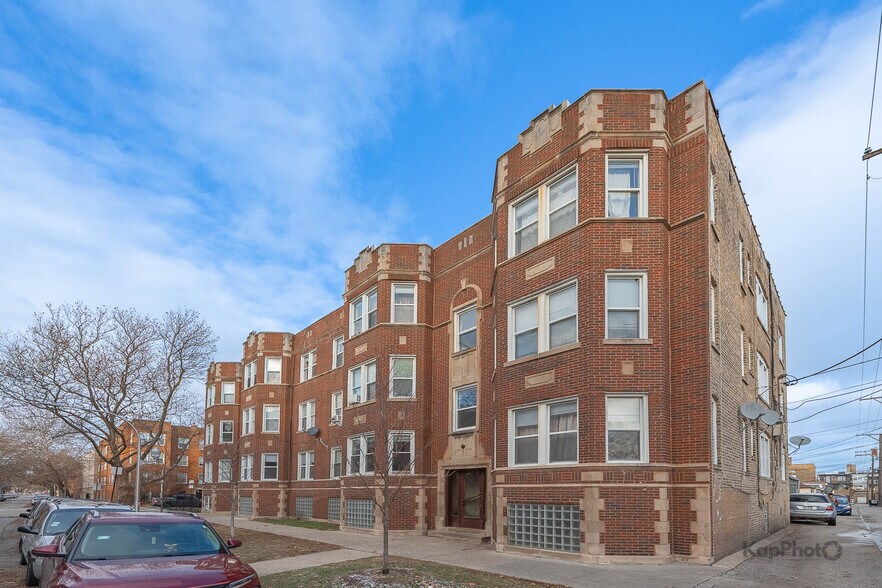 More Photos Of 2250-2258 W Rosemont Ave, Chicago Apartments For Sale