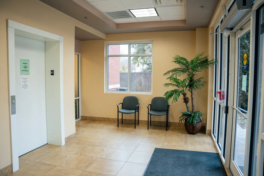 More Photos Of 1226 N Shartel Ave, Oklahoma City Medical For Lease