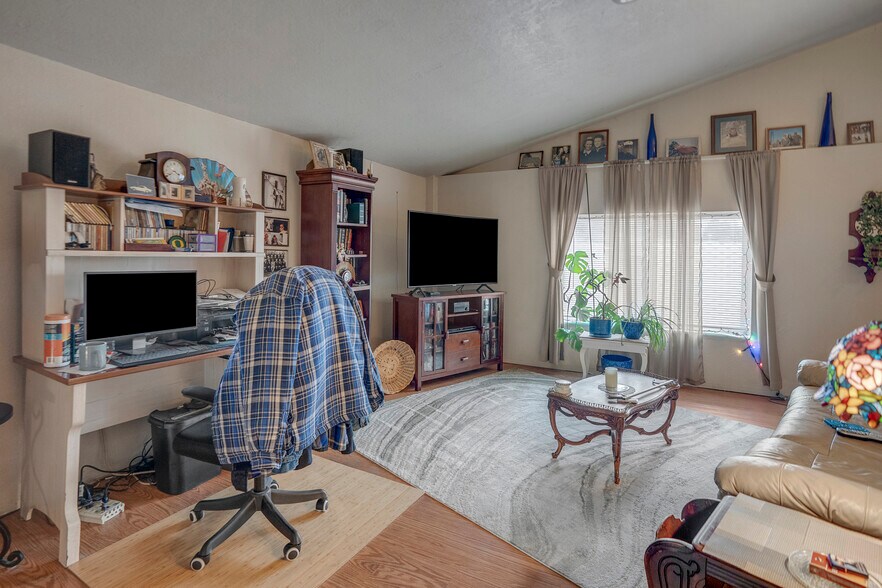More Photos Of 1505 NW Harwood Ave, Prineville Apartments For Sale