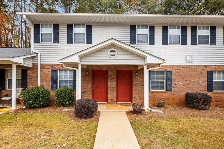More Photos Of 82 Berry Dr, Newnan Apartments For Sale