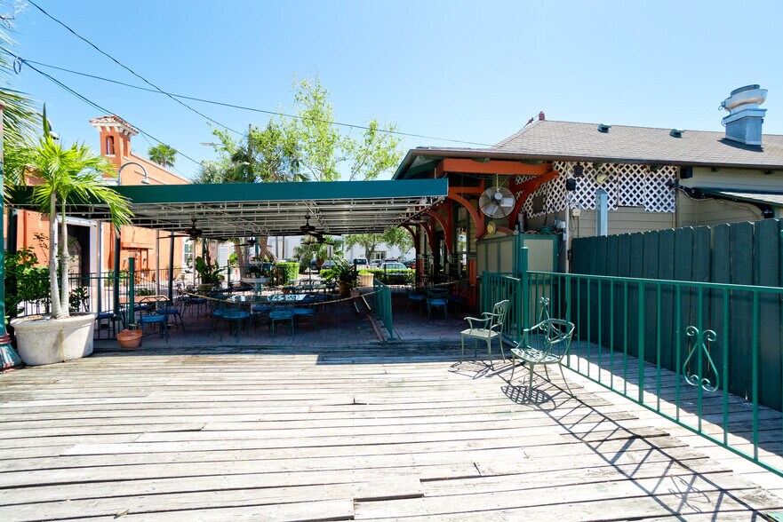 More Photos Of 1503 4th St, Sarasota Restaurant For Lease