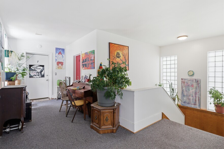 More Photos Of 193 Elk St, Buffalo Religious Facility For Sale