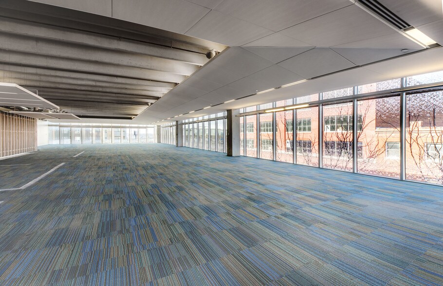 More Photos Of 300 Wyandotte St, Kansas City Office For Lease