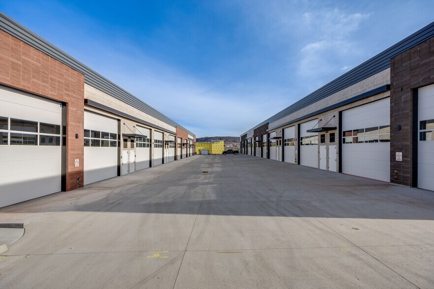 More Photos Of 4390 Regent St, Castle Rock Industrial For Sale