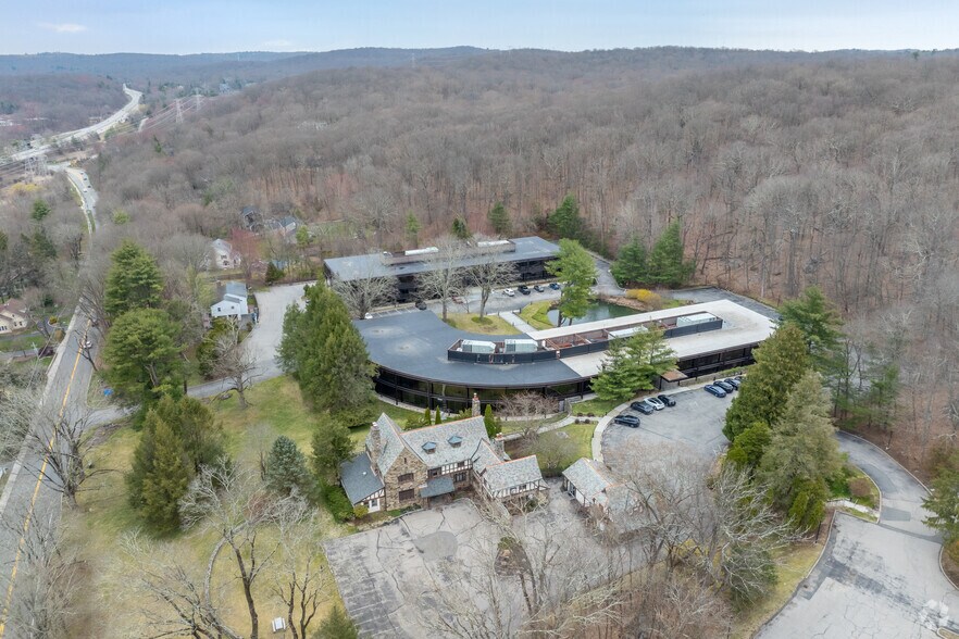 More Photos Of 555 Pleasantville Rd, Briarcliff Manor Village Coworking Space