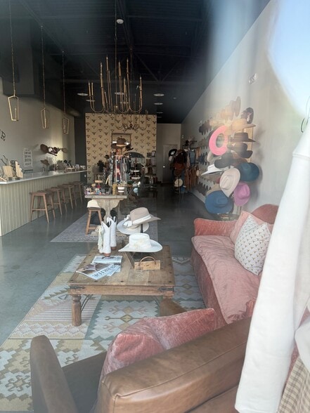 More Photos Of 1043 S Valley Grove Way, Pleasant Grove Storefront For Lease