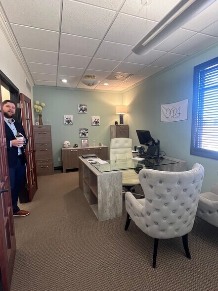 More Photos Of 2415 Carter Ln, Columbia Office For Sale