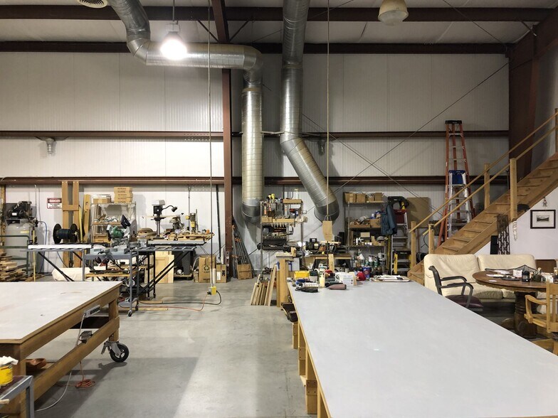More Photos Of 3212 Mt Pinos Way, Frazier Park Light Manufacturing For Sale
