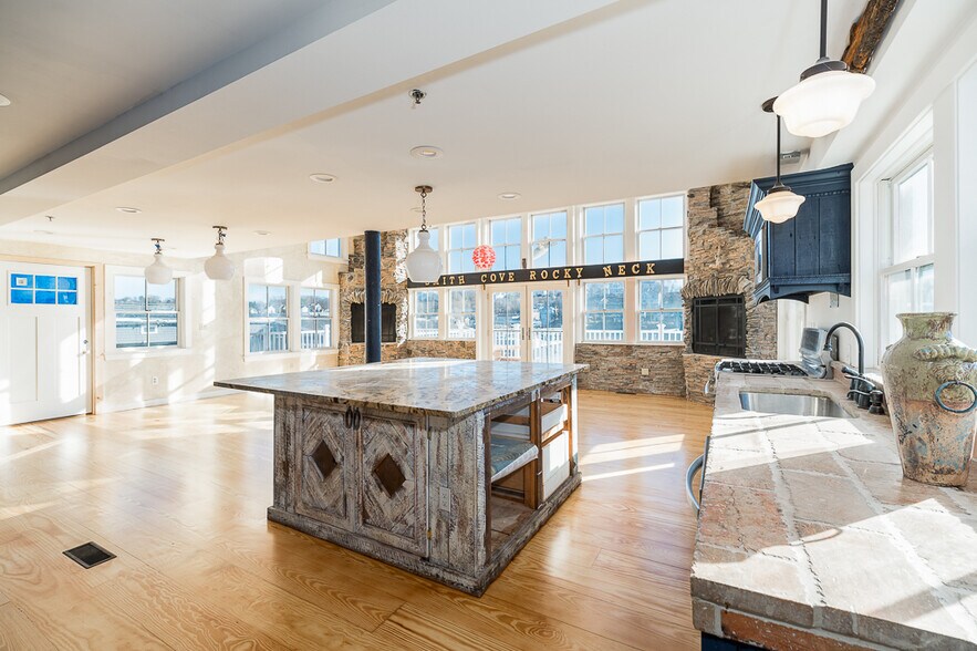 More Photos Of 73 Rocky Neck Ave, Gloucester Restaurant For Sale