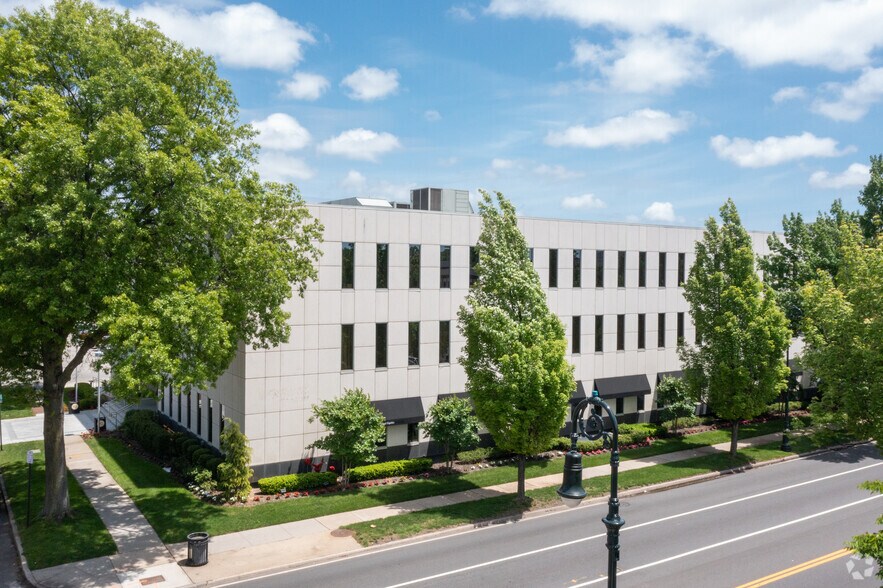 Primary Photo Of 1399 Franklin Ave, Garden City Office For Lease