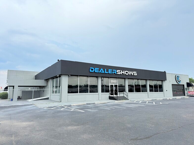 More Photos Of 2660 S Mendenhall Rd, Memphis Auto Repair For Lease