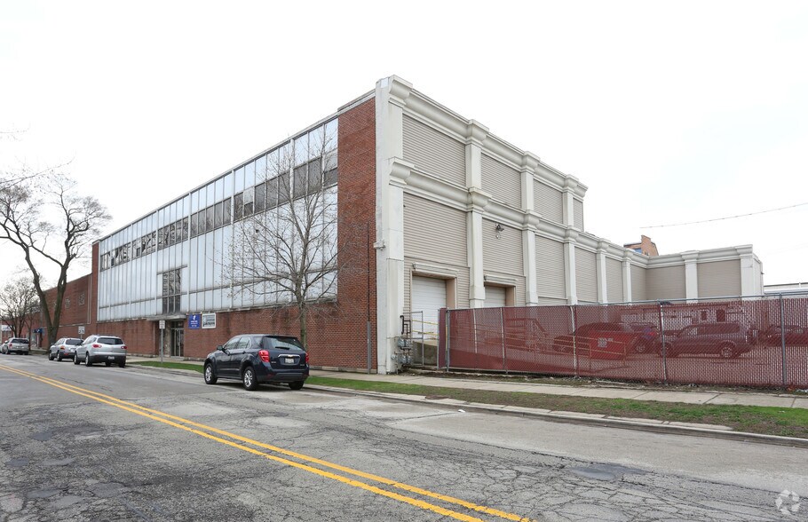 More Photos Of 1401 S Circle Ave, Forest Park Warehouse For Sale