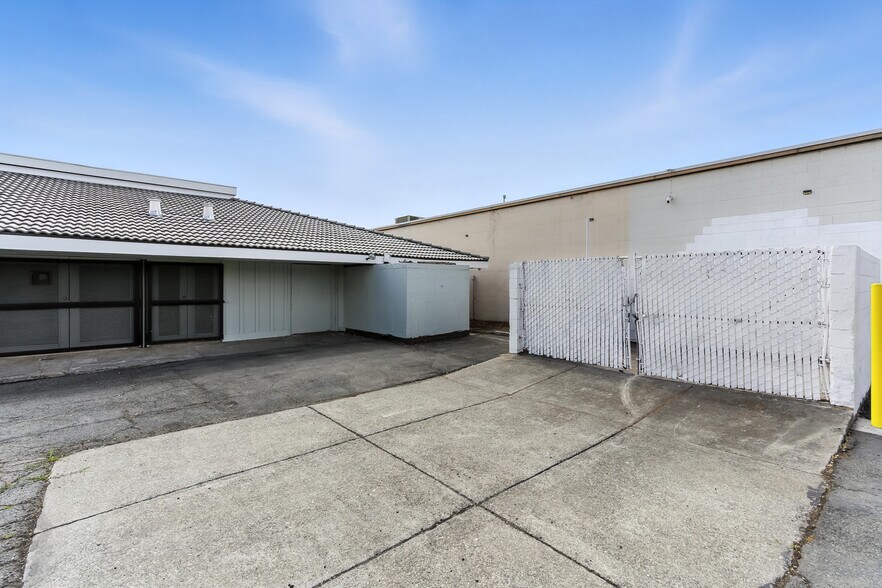 More Photos Of 4355 Sonoma Blvd, Vallejo Restaurant For Lease