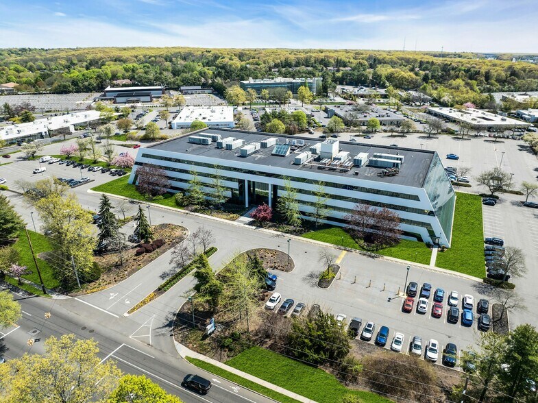 More Photos Of 1000 Woodbury Rd, Woodbury Office For Lease