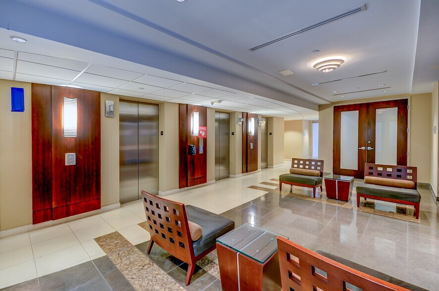 More Photos Of 1000 Brickell Ave, Miami Office For Lease