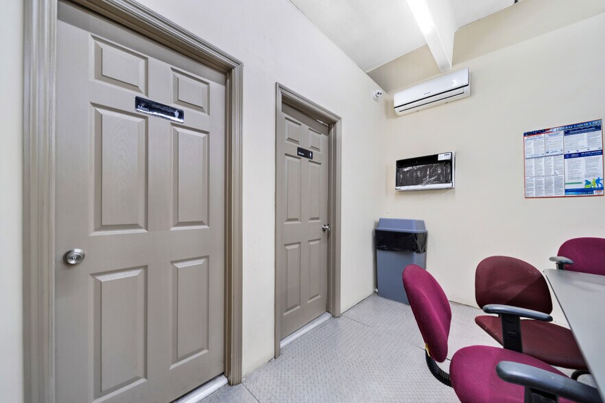 More Photos Of 7901-8195 NW 67th St, Miami Warehouse For Lease