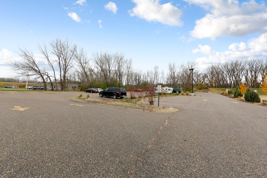 More Photos Of 101 W Lind St, Mankato Fast Food For Sale