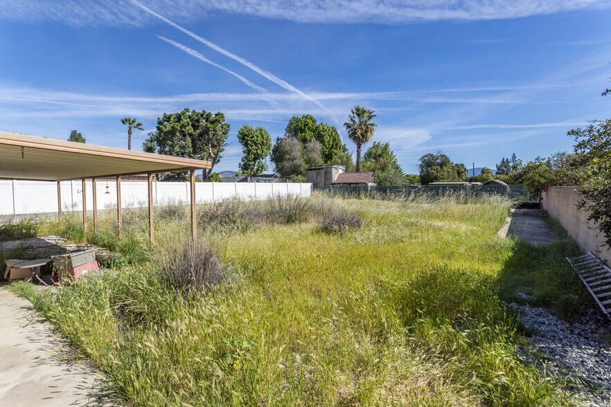 More Photos Of 9826 Columbus Ave, North Hills Apartments For Sale