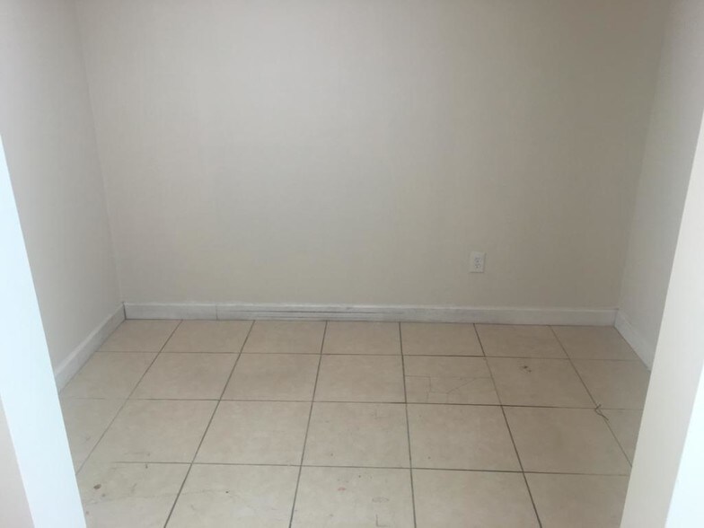 More Photos Of 6890 W Flagler St, Miami Storefront Retail Office For Lease