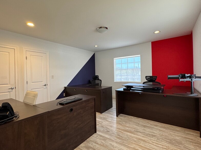 More Photos Of 1040 S Federal Hwy, Hollywood Office For Sale