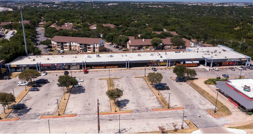 More Photos Of 900 E Braker Ln, Austin Storefront For Sale