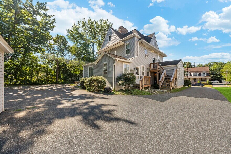 More Photos Of 141 S Euclid Ave, Westfield Office For Sale