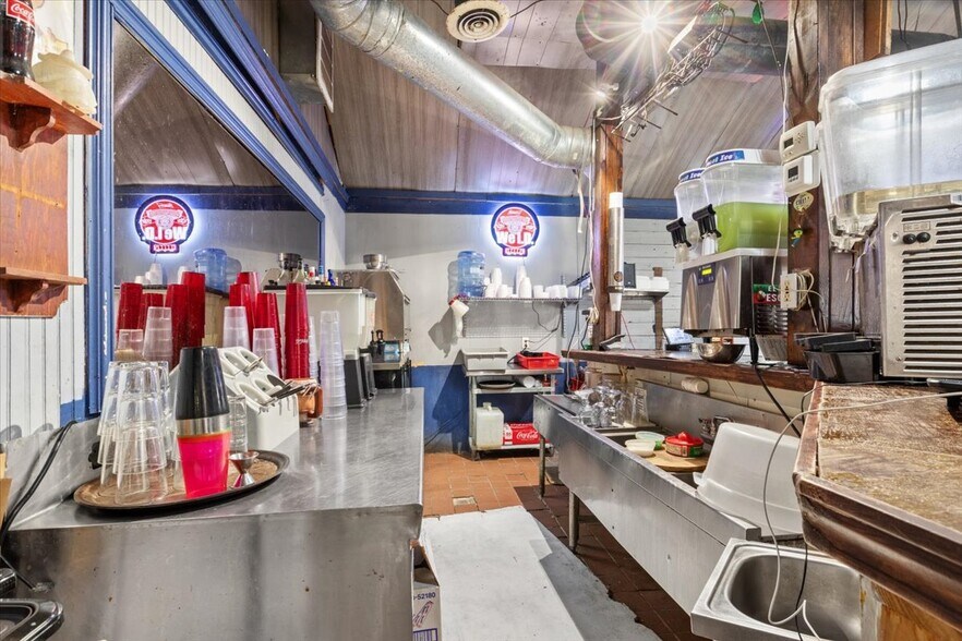 More Photos Of 495 Van Alstyne Pky, Van Alstyne Restaurant For Sale