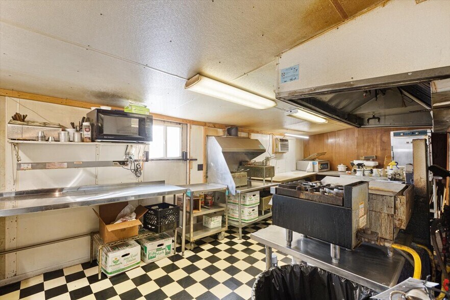 More Photos Of 206 1st St, Soldier Restaurant For Sale