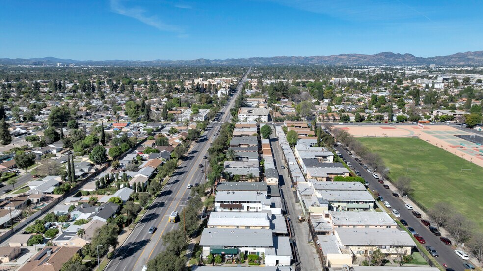 More Photos Of 17945 Roscoe Blvd, Northridge Apartments For Sale